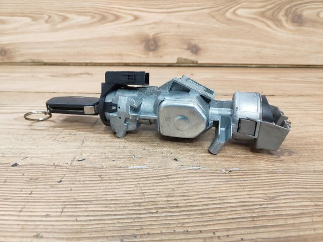 bontott FORD FOCUS II Gyújtáskapcsoló Házzal