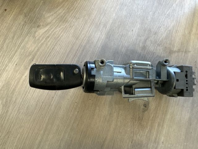 bontott FORD FOCUS II Gyújtáskapcsoló Házzal