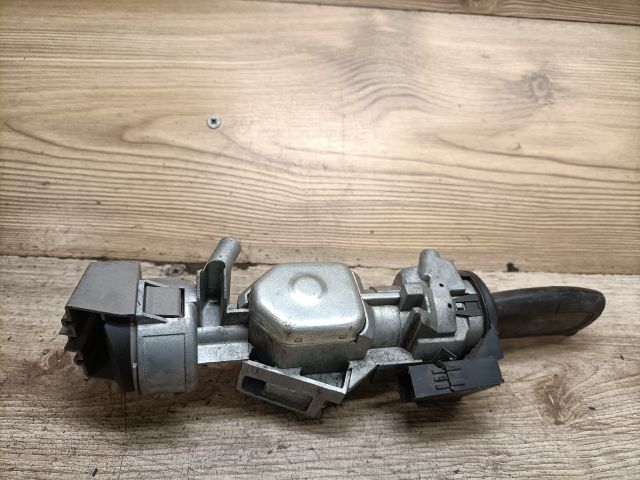 bontott FORD FOCUS II Gyújtáskapcsoló Házzal