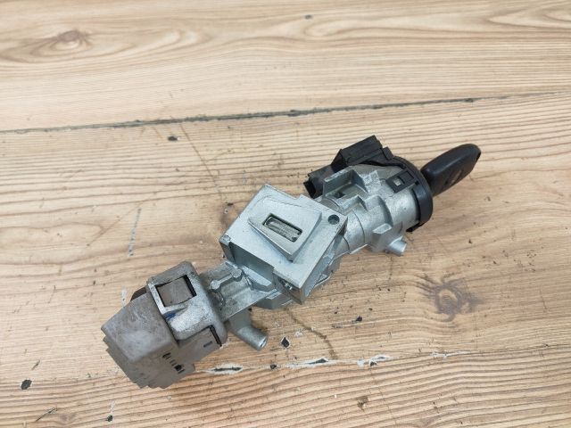 bontott FORD FOCUS II Gyújtáskapcsoló Házzal