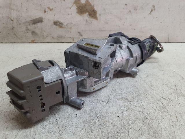 bontott FORD FOCUS II Gyújtáskapcsoló Házzal