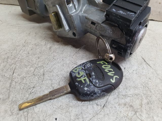 bontott FORD FOCUS II Gyújtáskapcsoló Házzal