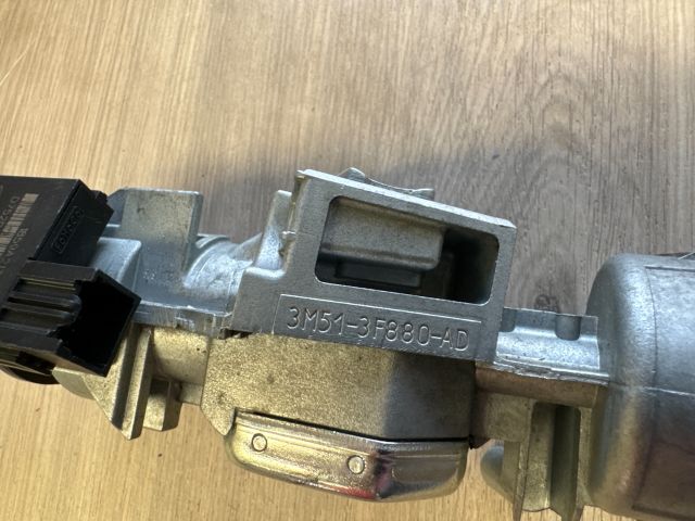 bontott FORD FOCUS II Gyújtáskapcsoló Házzal