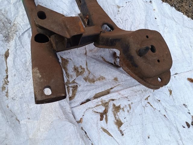 bontott FORD FOCUS II Hátsó Bölcső