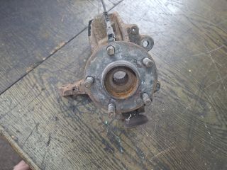 bontott FORD FOCUS II Jobb első Csonkállvány Kerékaggyal