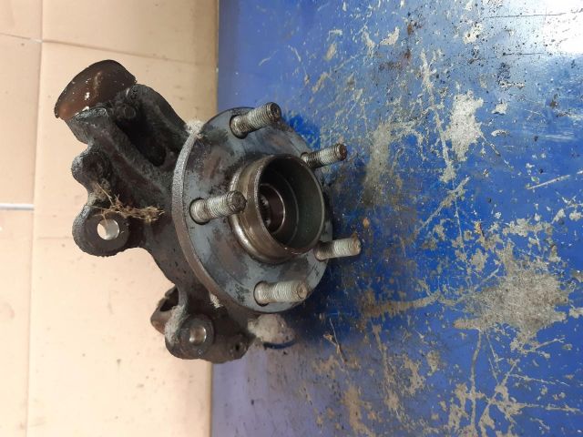 bontott FORD FOCUS II Jobb első Csonkállvány Kerékaggyal