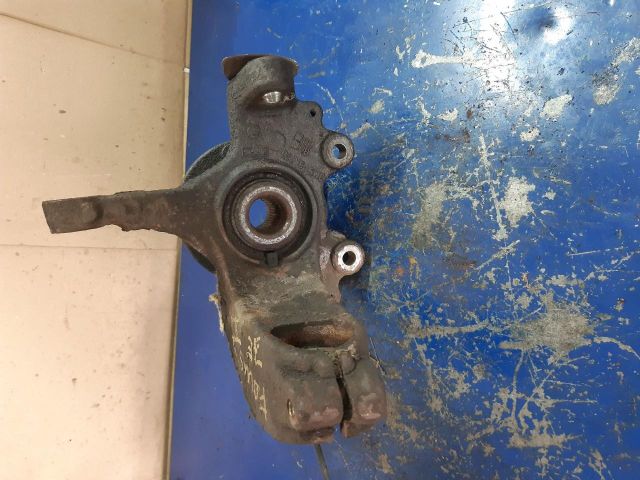 bontott FORD FOCUS II Jobb első Csonkállvány Kerékaggyal