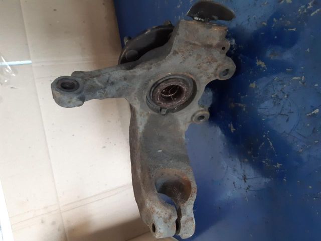 bontott FORD FOCUS II Jobb első Csonkállvány