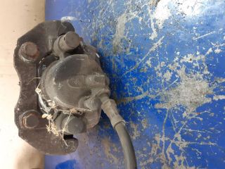 bontott FORD FOCUS II Jobb első Féknyereg Munkahengerrel