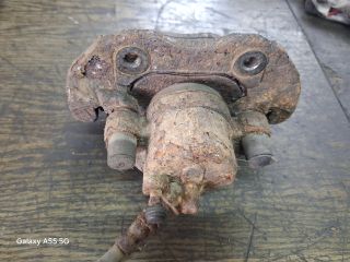 bontott FORD FOCUS II Jobb első Féknyereg Munkahengerrel