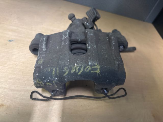 bontott FORD FOCUS II Jobb hátsó Féknyereg Munkahengerrel