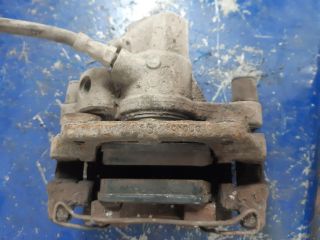 bontott FORD FOCUS II Jobb hátsó Féknyereg Munkahengerrel