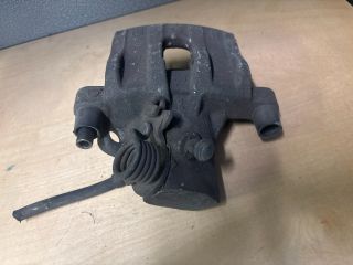 bontott FORD FOCUS II Jobb hátsó Féknyereg Munkahengerrel