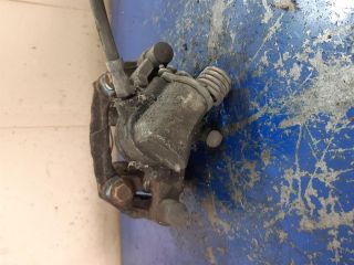 bontott FORD FOCUS II Jobb hátsó Féknyereg Munkahengerrel