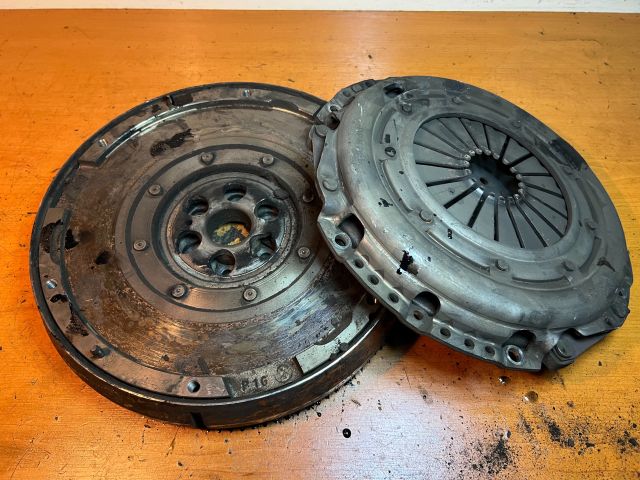 bontott FORD FOCUS II Kettős tömegű Lendkerék