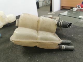 bontott FORD FOCUS II Kiegyenlítő Tartály