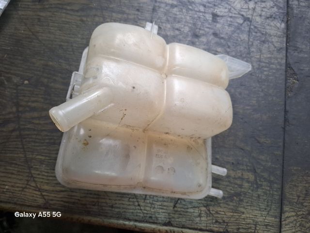 bontott FORD FOCUS II Kiegyenlítő Tartály