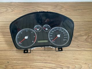 bontott FORD FOCUS II Kilométeróra