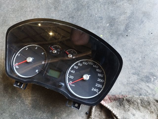 bontott FORD FOCUS II Kilométeróra