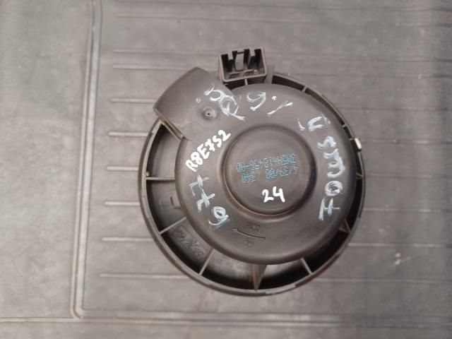 bontott FORD FOCUS II Klímahűtő Ventilátor