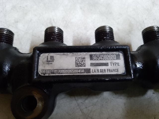 bontott FORD FOCUS II Közösnyomócső