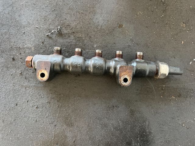 bontott FORD FOCUS II Közösnyomócső