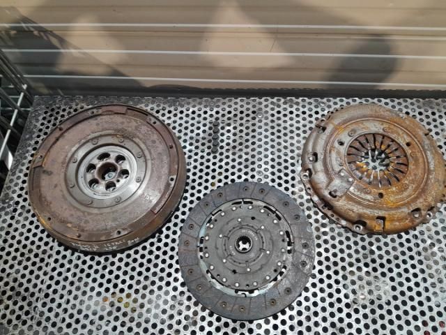 bontott FORD FOCUS II Kuplung Szett (Szerkezet, Tárcsa)