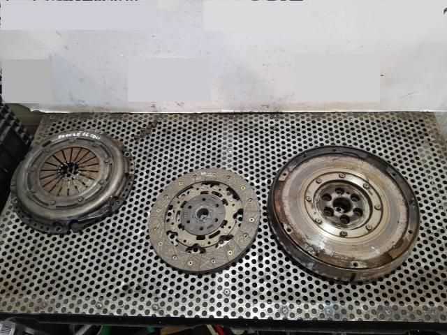 bontott FORD FOCUS II Kuplung Szett (Szerkezet, Tárcsa)