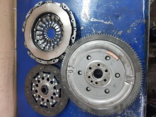 bontott FORD FOCUS II Kuplung Szett (Szerkezet, Tárcsa)