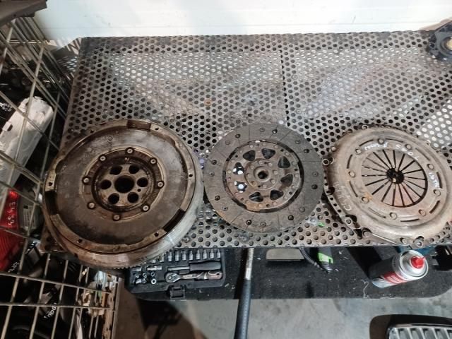 bontott FORD FOCUS II Kuplung Szett (Szerkezet, Tárcsa)