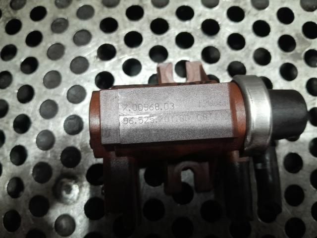 bontott FORD FOCUS II Lefújószelep