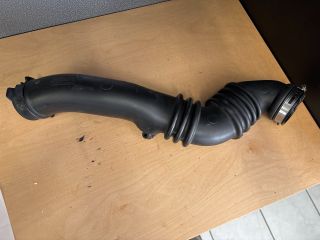 bontott FORD FOCUS II Légbeömlő Cső