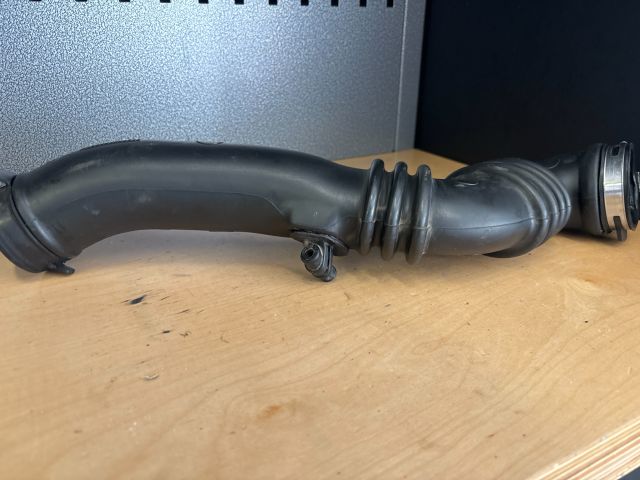 bontott FORD FOCUS II Légbeömlő Cső