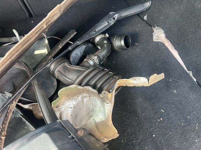 bontott FORD FOCUS II Motor (Fűzött blokk hengerfejjel)