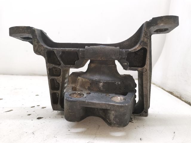 bontott FORD FOCUS II Motor Tartó Bak (Fém)