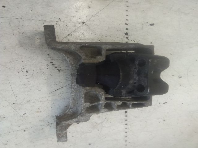 bontott FORD FOCUS II Motor Tartó Bak (Fém)
