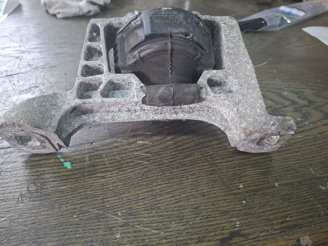 bontott FORD FOCUS II Motor Tartó Bak (Fém)