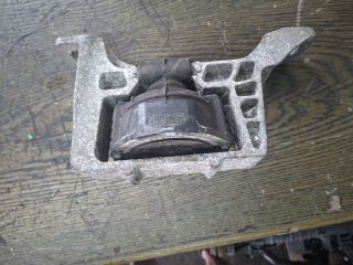 bontott FORD FOCUS II Motor Tartó Bak (Fém)