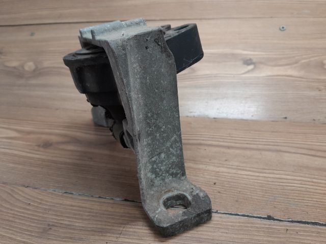 bontott FORD FOCUS II Motor Tartó Bak (Fém)