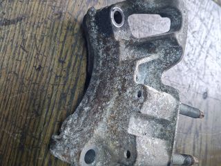 bontott FORD FOCUS II Motor Tartó Bak (Fém)