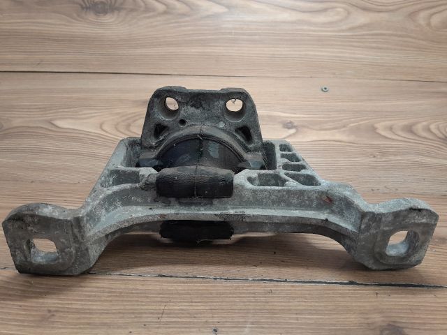 bontott FORD FOCUS II Motor Tartó Bak (Fém)