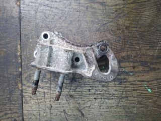 bontott FORD FOCUS II Motor Tartó Bak (Fém)