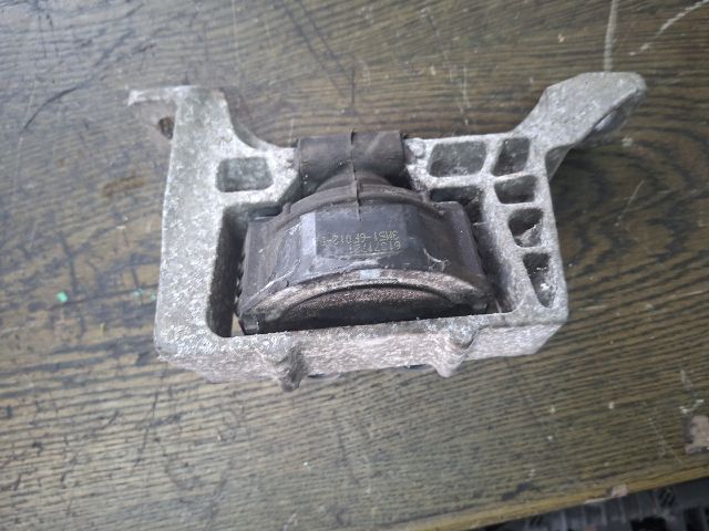 bontott FORD FOCUS II Motor Tartó Bak (Fém)