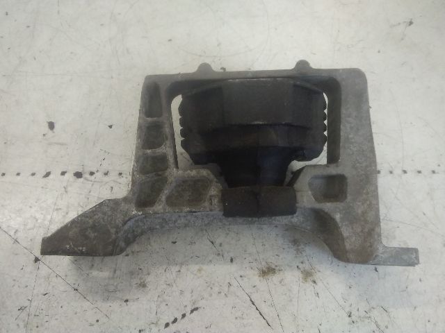 bontott FORD FOCUS II Motor Tartó Bak (Fém)