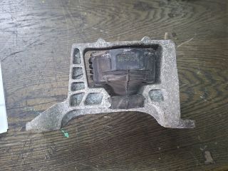 bontott FORD FOCUS II Motor Tartó Bak (Fém)