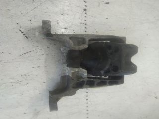 bontott FORD FOCUS II Motor Tartó Bak (Fém)