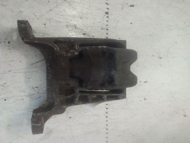 bontott FORD FOCUS II Motor Tartó Bak (Fém)
