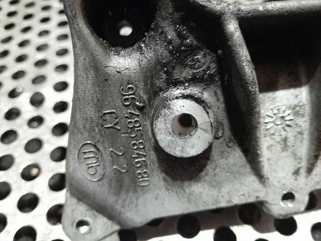 bontott FORD FOCUS II Motor Tartó Bak (Pozíciófüggetlen)