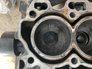 bontott FORD FOCUS II Motorblokk (Fűzött)