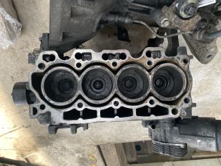 bontott FORD FOCUS II Motorblokk (Fűzött)